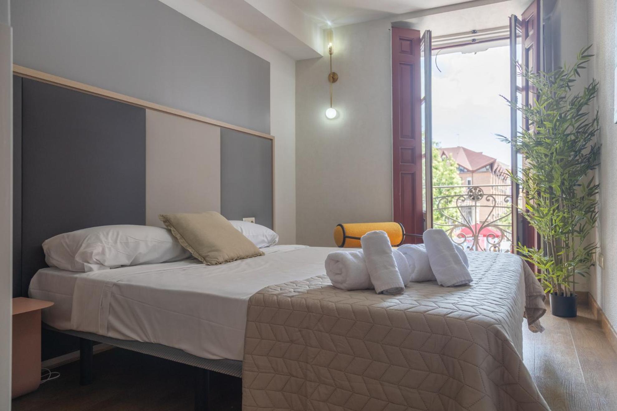 Aparthotel Ardmadrid Centro Bagian luar foto