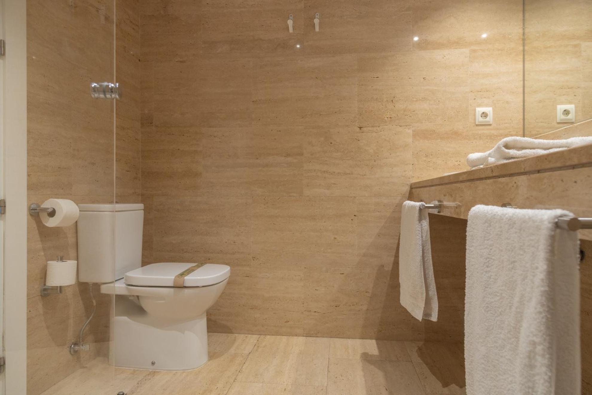 Aparthotel Ardmadrid Centro Bagian luar foto